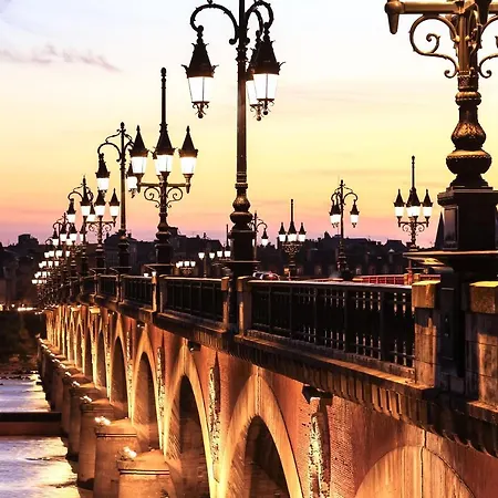 Staycity Centre Lejlighedshotel 3*