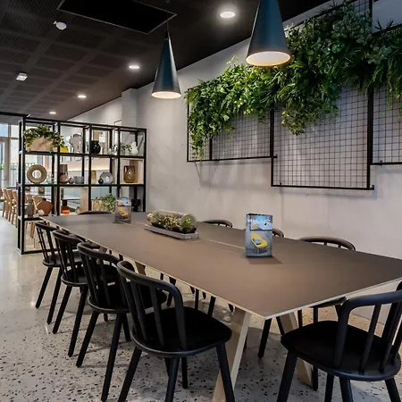 Staycity Centre Lejlighedshotel 3*